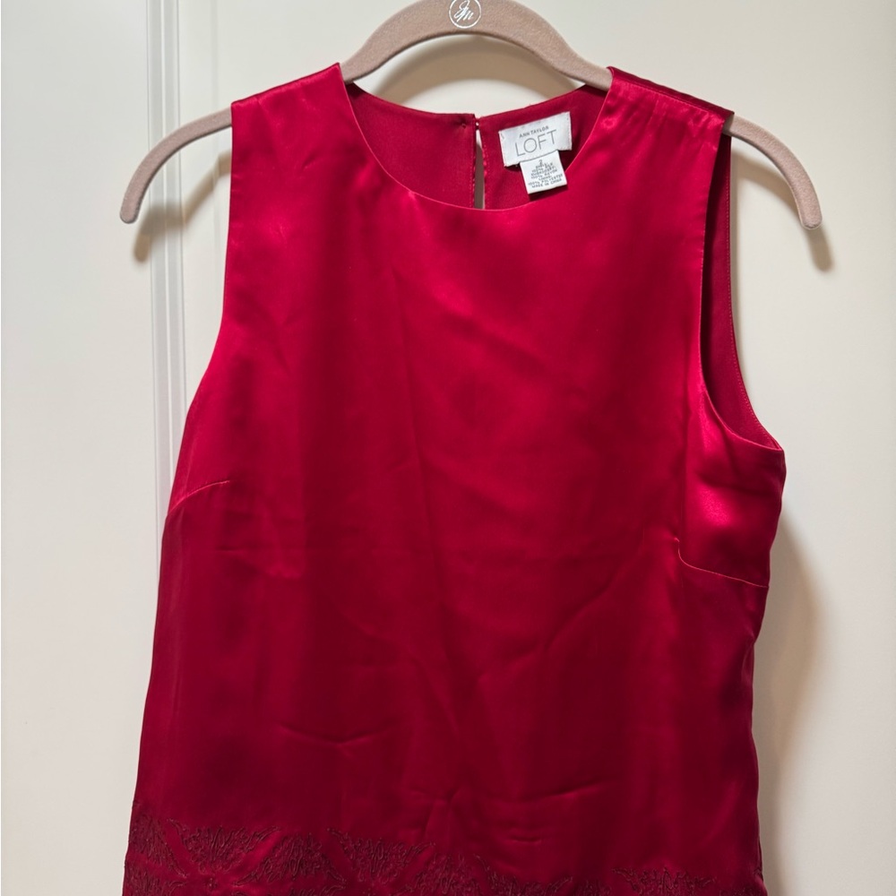 LOFT Women's Vibrant Red Sleeveless Blouse. Silk   Vintage